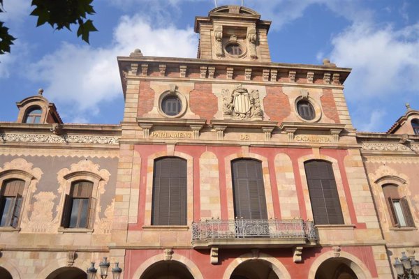 El Parlament crea la comisión para investigar el espionaje con Pegasus e infiltraciones policiales