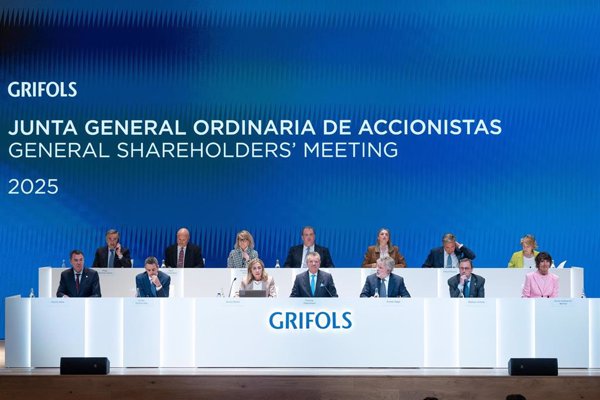 La junta de Grifols aprueba el plan de incentivos de hasta 9,3 millones, que no incluye a Abia