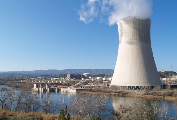La central nuclear Ascó I (Tarragona) registra una parada al observar un incremento en los sumideros interiores