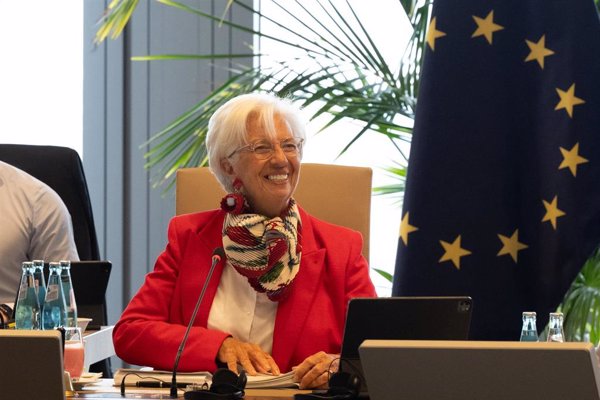 Lagarde asegura que cumplirá su mandato como presidenta del BCE, que expira en 2027
