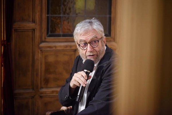Muñoz Molina aboga por ediciones infantiles de 'El Quijote': 