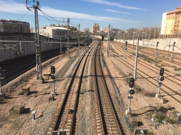 Trenes de alta velocidad entre Madrid y Andalucía registran retrasos por incidencia entre Adamuz y Villanueva