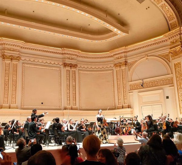 El Teatro Real llena de aroma español el Carnegie Hall, puesto en pie con David Akham, Maria Dueñas y Saioa Hernández