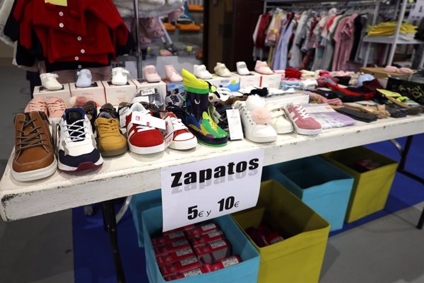 El stock de mercancías en el comercio aumenta un 1,1% hasta marzo y suma 14 trimestres de alzas