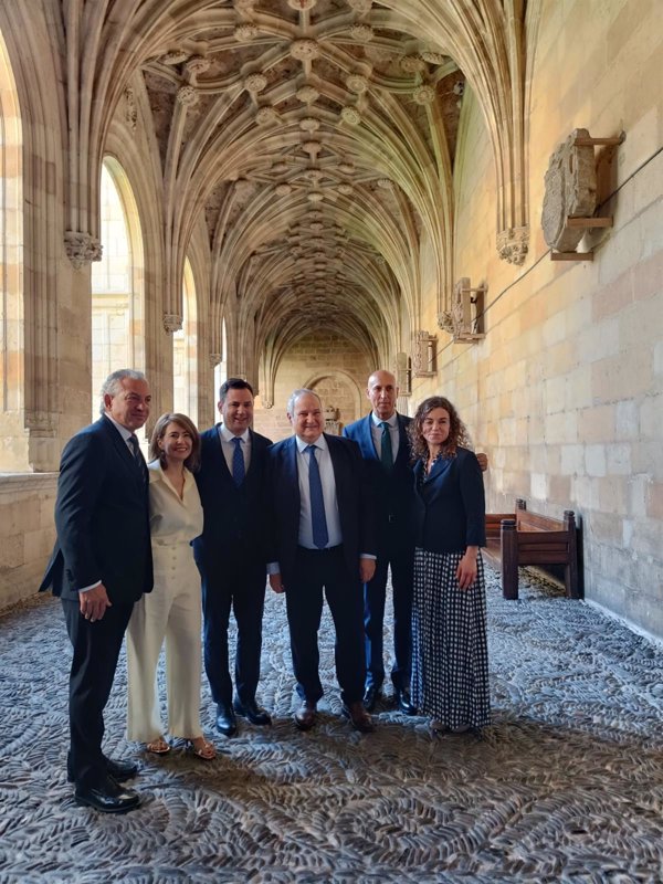 Hereu anuncia una inversión de 30 millones para ampliar el Parador de León, que duplicará capacidad