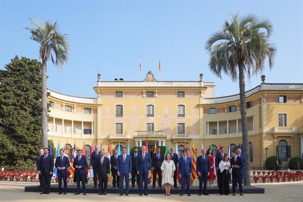 Buruaga pide expresamente a Sánchez que agilice las obras del AVE a Cantabria