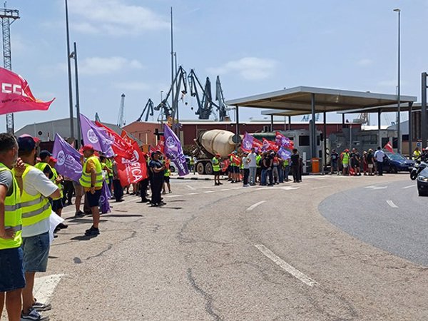 El seguimiento de la segunda jornada de huelga en Fertiberia ha sido cercano al 100%, según los sindicatos
