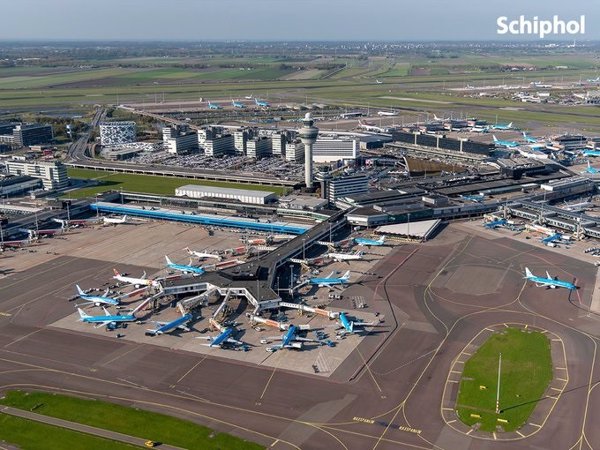 Paises Bajos da 'luz verde' a un aumento del 41% en tasas para el aeropuerto de Schiphol durante 2025