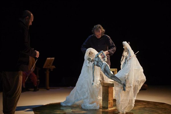 Teatro de la Abadía incluye por primera vez obras íntegramente en euskera y gallego en la temporada 2025-2026