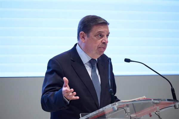 Planas reivindica el liderazgo femenino para asegurar el futuro del sector pesquero