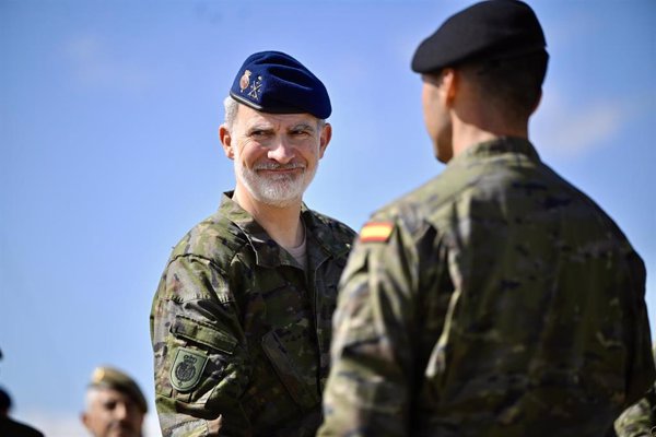 El Rey visita este martes y este miércoles a las tropas españolas en Eslovaquia y la zona de operaciones en Rumanía