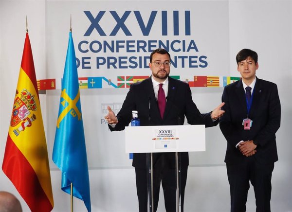 Barbón sostiene que la negociación con sindicatos educativos debe enmarcarse 