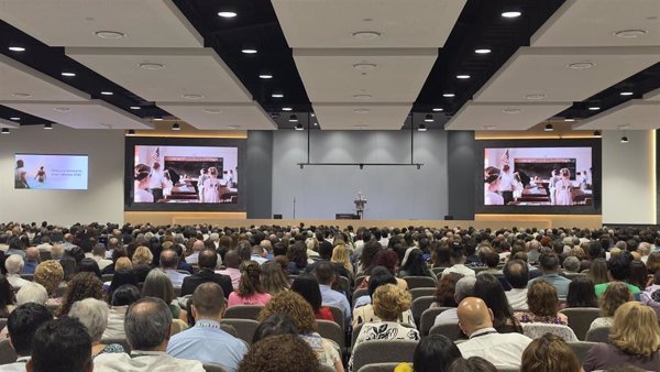 Los testigos de Jehová organizan 46 congresos este verano y esperan la asistencia de más de 200.000 personas
