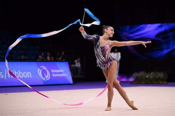 Las españolas Lucía González y Daniela Picó acceden a la final del All Around en el Europeo de rítmica