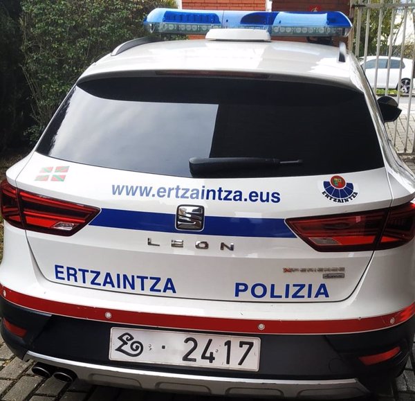Muere un motorista al salirse de la calzada en Lezo (Guipúzcoa)