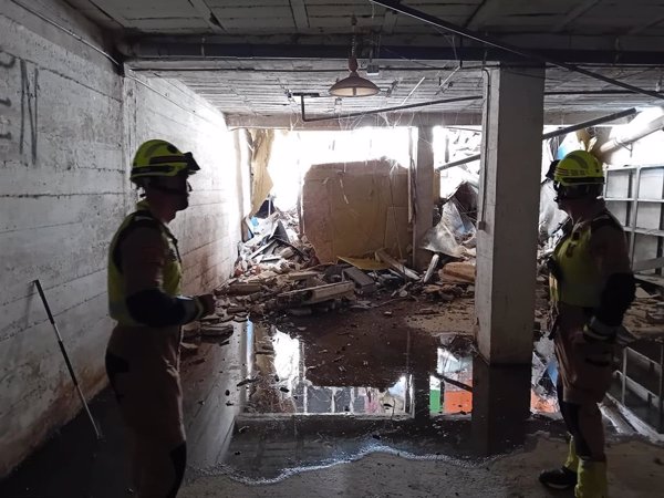 Once familias desalojadas tras desprenderse una terraza de un edificio de Zaragoza