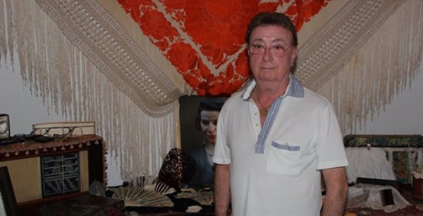 Fallece Enrique Marzal, el indumentarista valenciano de la Casa Real, las artistas y las falleras