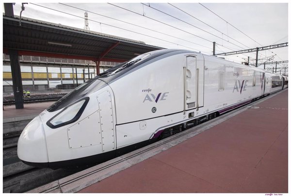 El tercer Alvia de la línea Madrid-Extremadura se pondrá en circulación este lunes