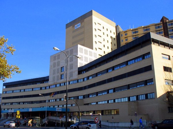 Diez de los 22 heridos en el incendio de la residencia de Zaragoza permanecen hospitalizados