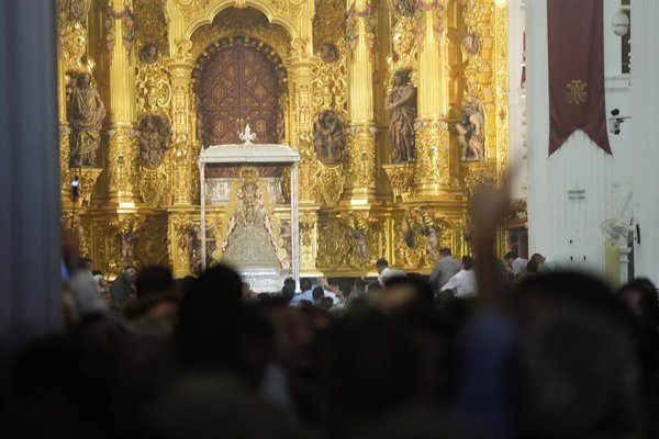 Registradas 38 emergencias sanitarias y un traslado hospitalario en la salida de la Virgen del Rocío