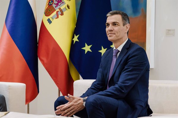 Pedro Sánchez felicita a la Región de Murcia en su día y destaca su 