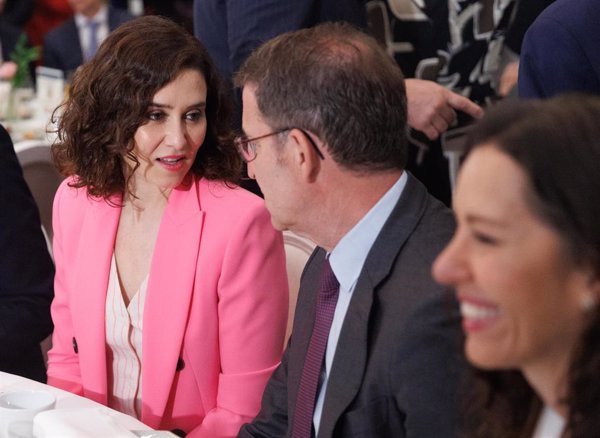 Ayuso defiende unas primarias que Feijóo quiere revisar porque el PP 