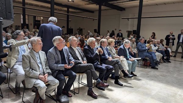 Una veintena de periodistas, homenajeados por su defensa de la libertad en la dictadura: