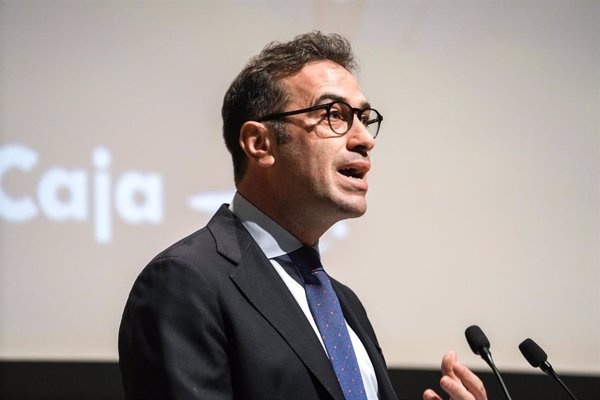 El ministro de Economía señala que Extremadura tiene que ser un