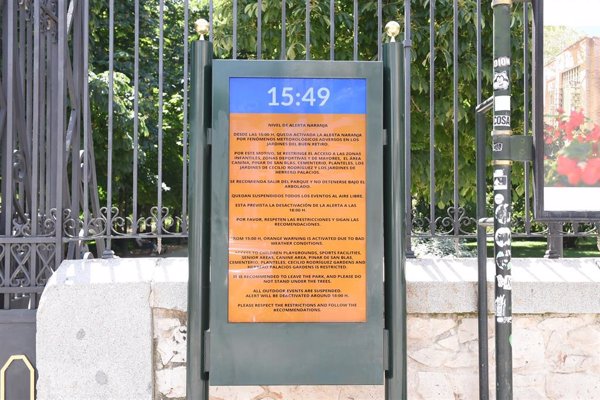 Feria del Libro de Madrid cierra este lunes por alerta meteorológica y podría retrasar su apertura mañana