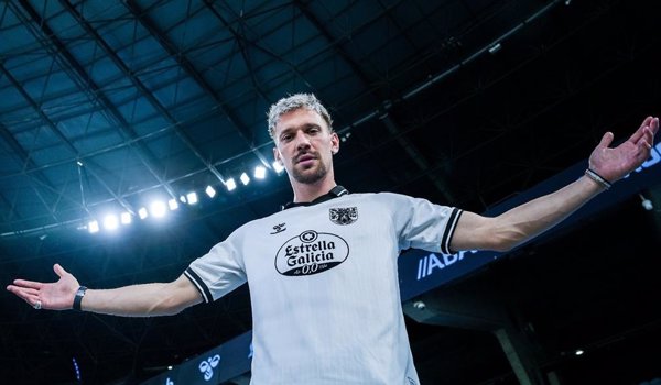 El portero rumano Ionut Radu, primer fichaje del RC Celta