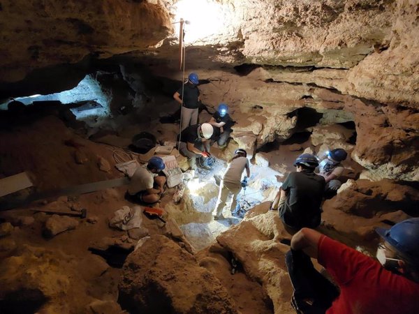 Herramientas recuperadas en la Cueva de los Toriles (Ciudad Real) revelan prácticas de caza de hace más de 100.000 años