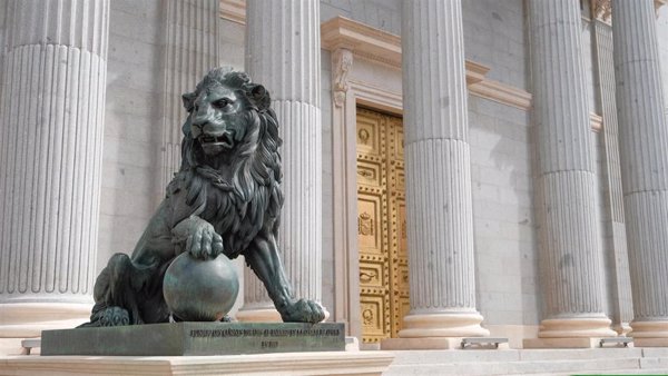 El Congreso aprueba por unanimidad instar a la UNED a incrementar el control sobre los gastos de personal