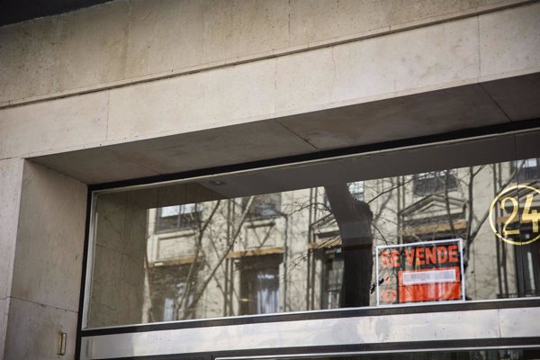 El salario medio español gana un 1% de poder de compra en 2024 tras alcanzar un máximo de 1.988 euros al mes