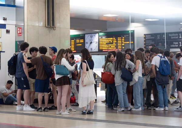 El Gobierno aprueba el Verano Joven 2025, con una dotación de 120 millones para descuentos en transporte