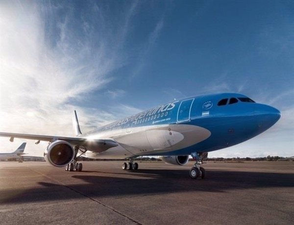 Aerolíneas Argentinas estima unas pérdidas de 962.000 euros por el paro de pilotos de este martes