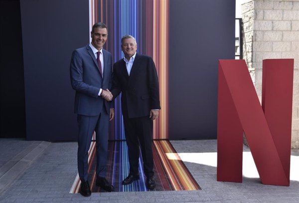 El CEO de Netflix anuncia ante Pedro Sánchez una inversión 1.000 millones de euros en España en 4 años