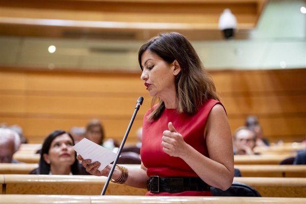 PP y Junts afean a Rego el dato de pobreza infantil y la ministra se defiende: