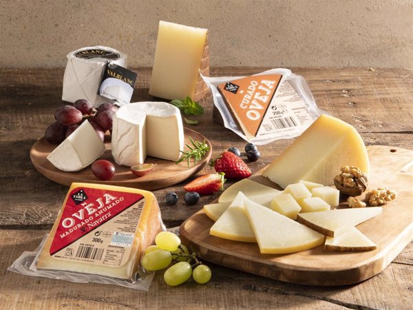 ¿Cómo preparar la tabla de quesos perfecta para el verano?