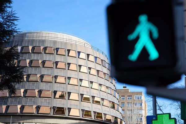 El TC mantiene suspendida la ley cántabra que derogó la de Memoria Histórica y magistrados avisan: