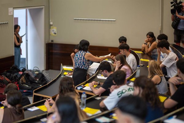 La Selectividad de Castellano en Cataluña incluyen textos sobre la incertidumbre, Baroja y Azorín