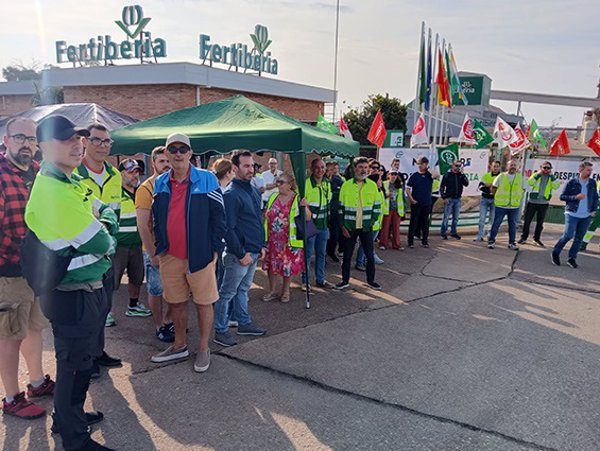 La tercera jornada de huelga en Fertiberia por el ERE registra un nuevo seguimiento 