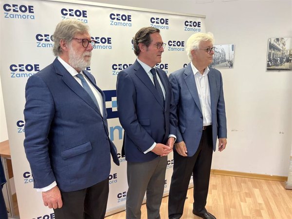 Garamendi recuerda que es obligación del Estado prestar el servicio ferroviario y no ve bien suprimir paradas