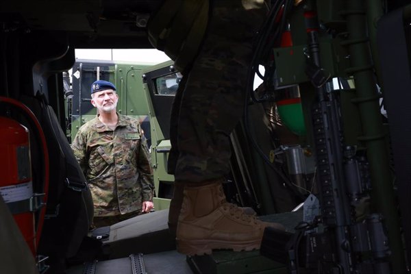 El Rey asiste al final del ejercicio 'Strong Lineage 25' en su visita al contingente español desplegado en Eslovaquia