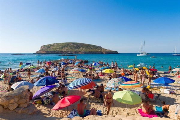 El Informe Mar Balear advierte que la presión humana y turística causa un gran número de impactos sobre el medio marino