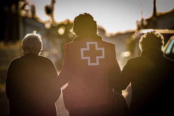 Cruz Roja atendió en 2024 a 2.232 personas mayores en situación de maltrato, el 85% mujeres
