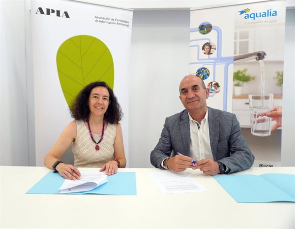 APIA y Aqualia colaborarán en la difusión de información veraz y contrastada sobre cuestiones medioambientales