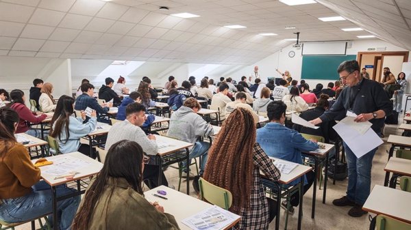 RAE presenta en Madrid segunda edición de 'Nueva gramática de la lengua española':