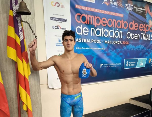 AMP. Nil Cadevall bate el récord de España en 100 braza y Alba Vázquez hace mínima mundialista en 400 estilos