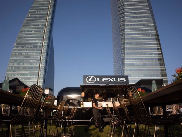 Lexus presenta el proyecto 'Omotenashi on the go', una food truck que lleva el lujo y la alta gastronomía a la calle