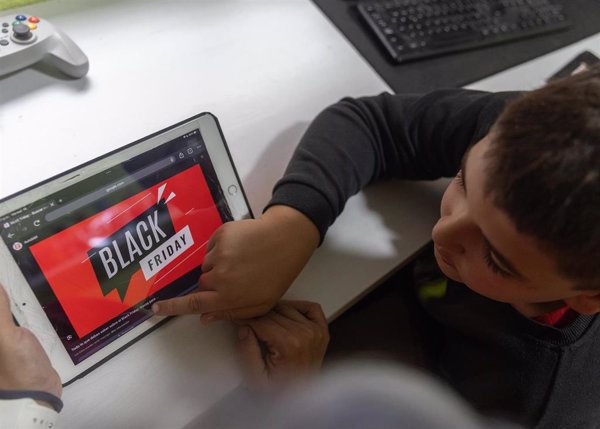 Seis de cada diez internautas realizaron una compra 'online' en el segundo semestre de 2024, según la CNMC